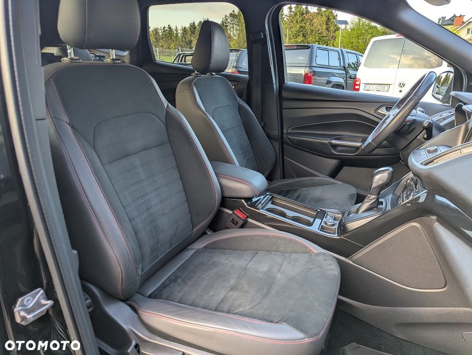 Ford Kuga 2.0 TDCi 4x4 ST-Line - 26