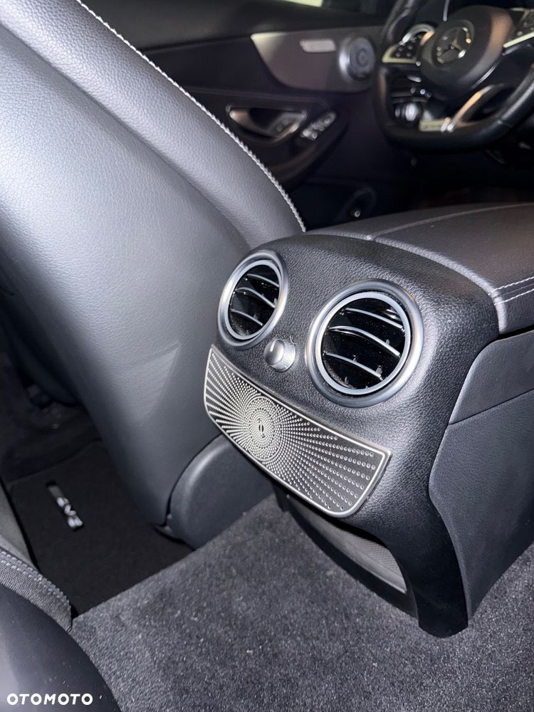 Mercedes-Benz Klasa C 200 4Matic 9G-TRONIC AMG Line - 17