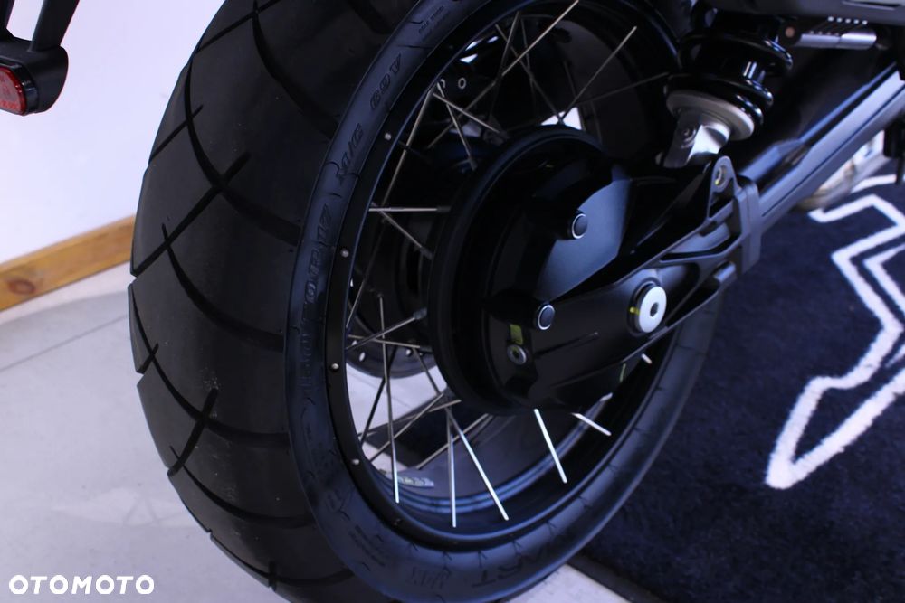 Moto Guzzi V85 - 22