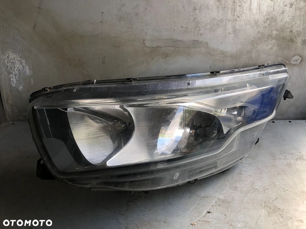LA-30 . Lampa Lewy Przód 47910748 Iveco Daily IV 2014- - Gwarancja Wysyłka - 1