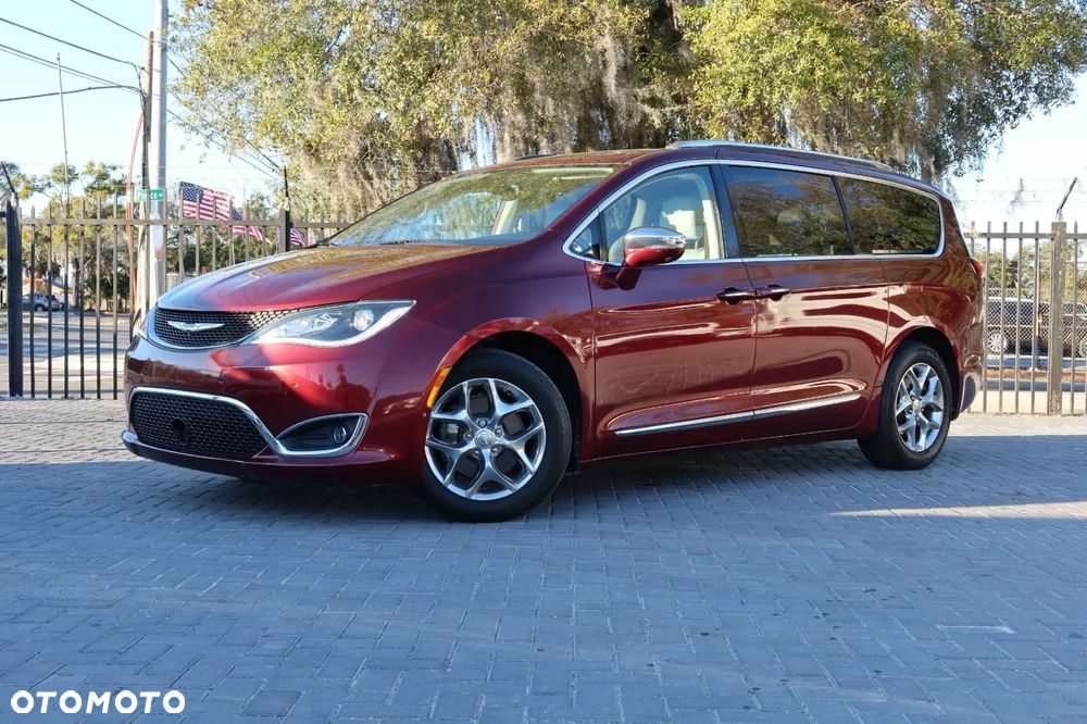 Chrysler Pacifica - 2