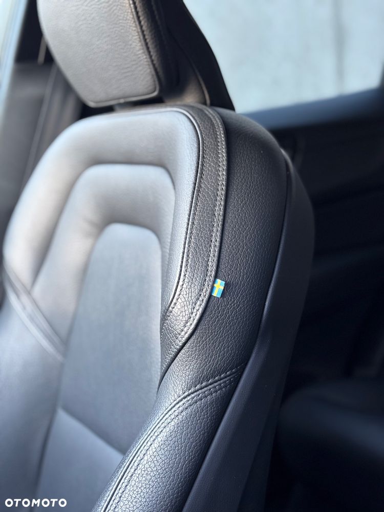 Volvo XC 60 T4 R-Design - 11