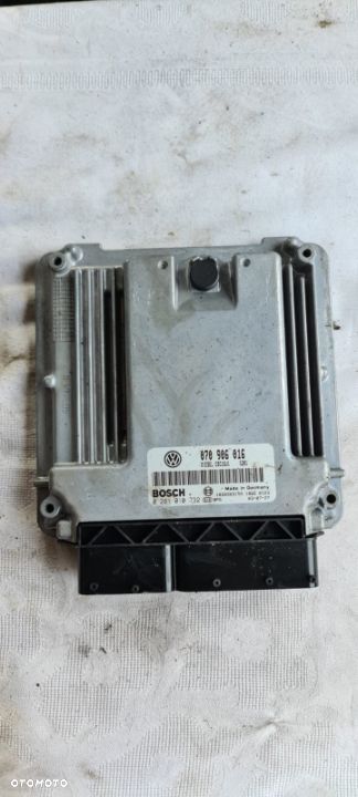 KOMPUTER STEROWNIK SILNIKA VW T5 - 1