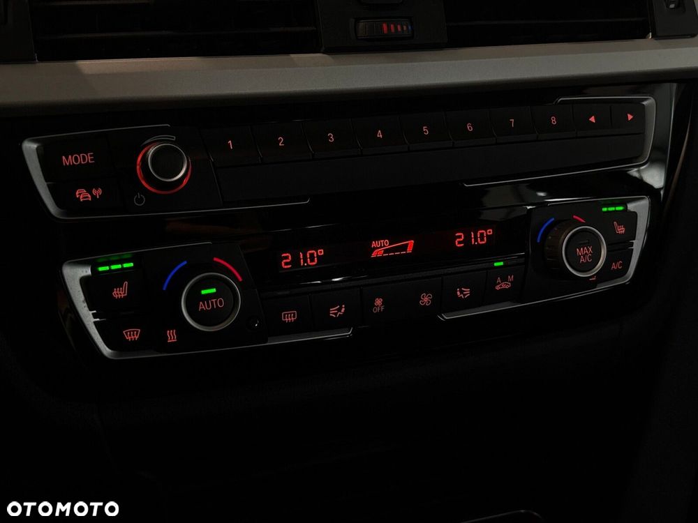BMW Seria 3 320i GPF xDrive - 25