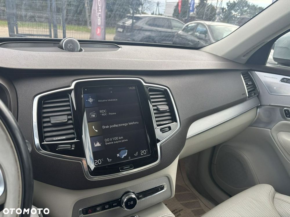 Volvo XC 90 - 26