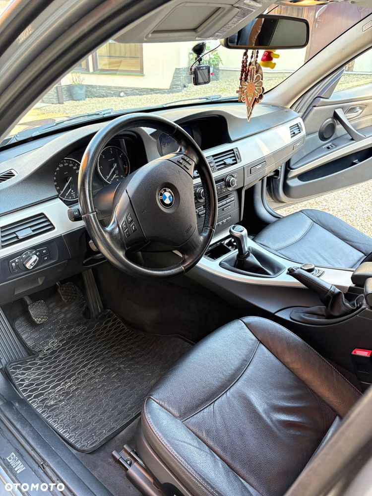 BMW Seria 3 320d xDrive - 7