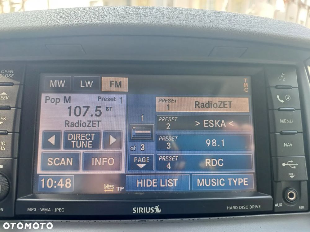 Chrysler Town & Country - 21