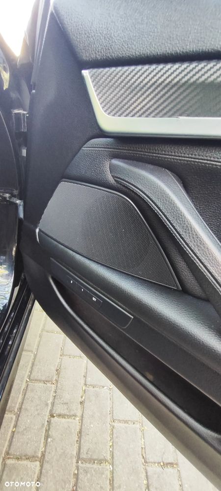 BMW Seria 5 528i Sport-Aut Luxury Line - 27