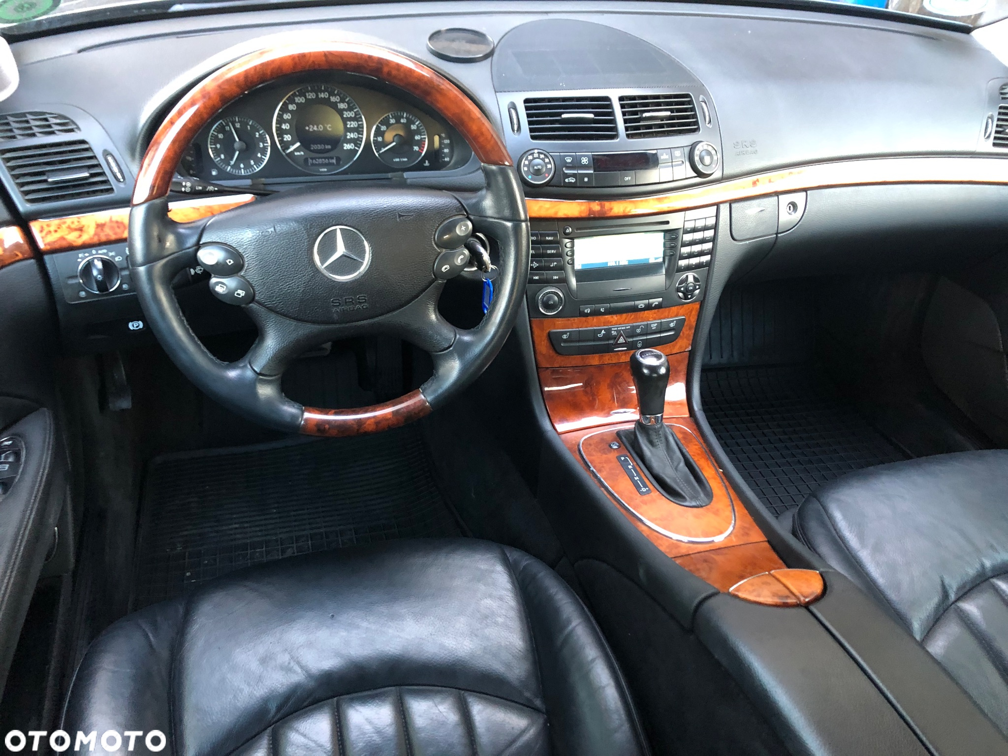 Mercedes-Benz Klasa E 200 BlueEFFICIENCY 7G-TRONIC Elegance - 6