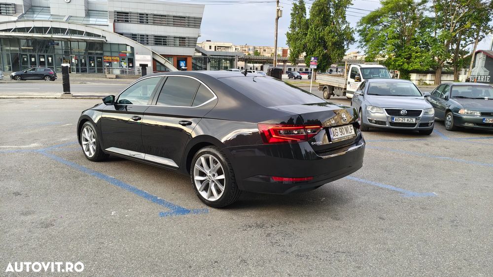 Skoda Superb 2.0 TDI DSG Style - 3