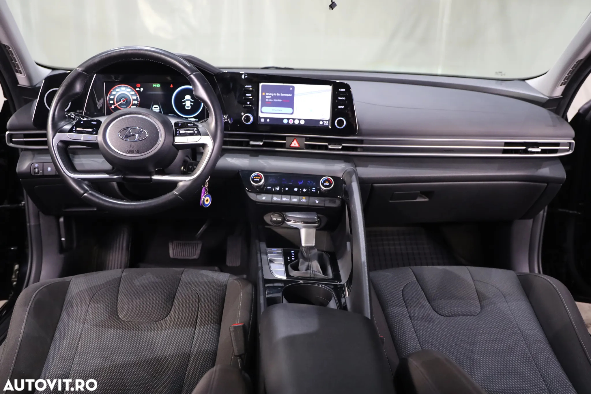 Hyundai Elantra - 5