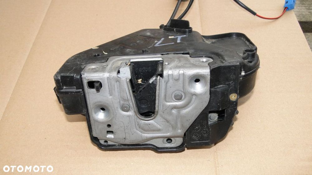 MERCEDES E-KLASA W211 SEDAN ZAMEK DRZWI LEWY TYŁ 02-09 EUROPA - 3