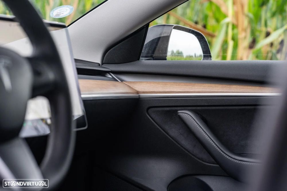 Tesla Model 3 Long-Range Dual Motor AWD - 25