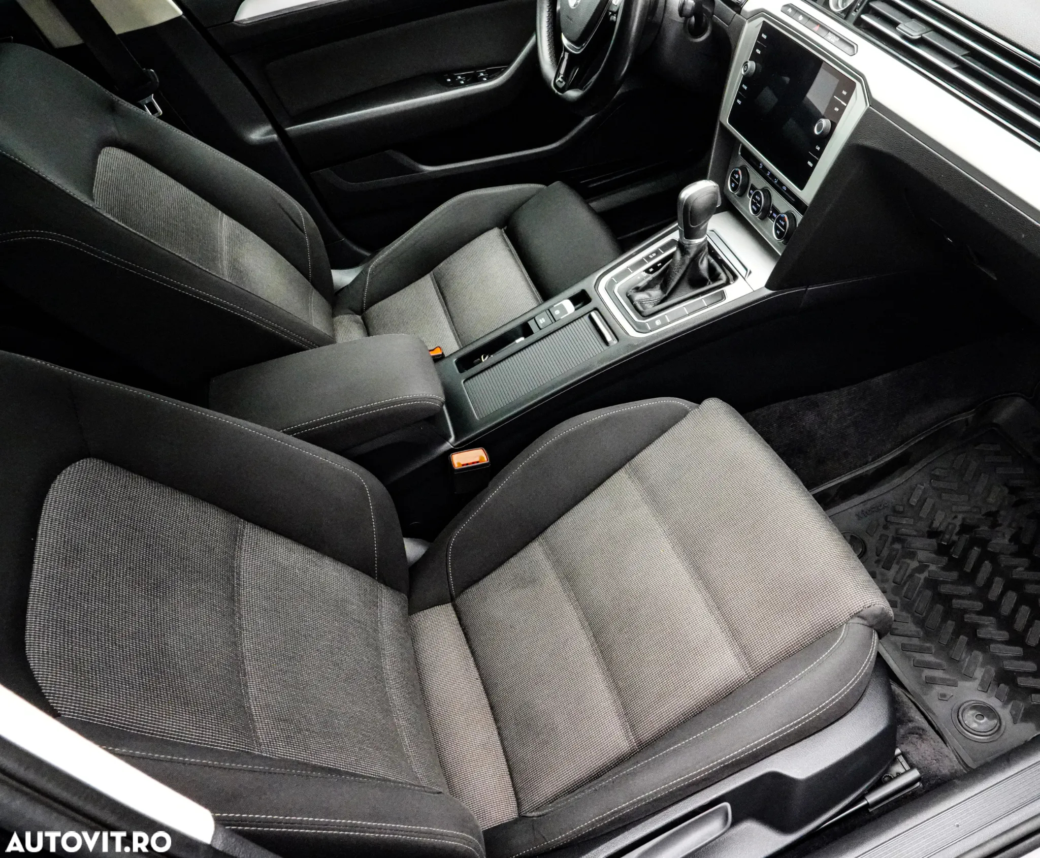 Volkswagen Passat 2.0 TDI DSG Comfortline - 14