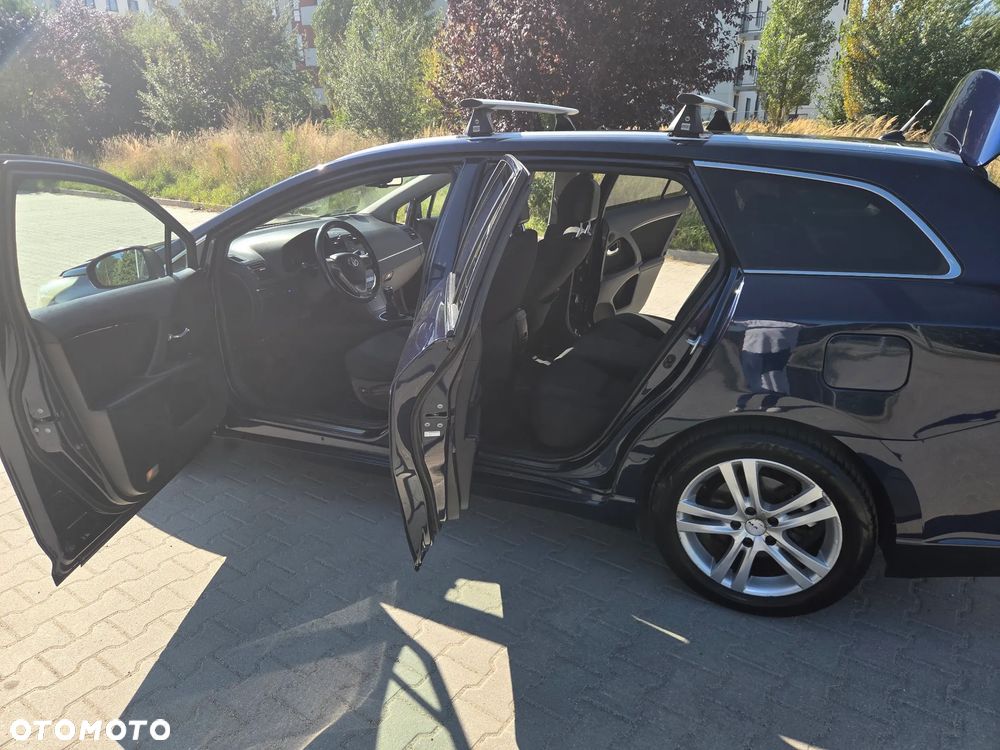 Toyota Avensis 2.0 D-4D - 8