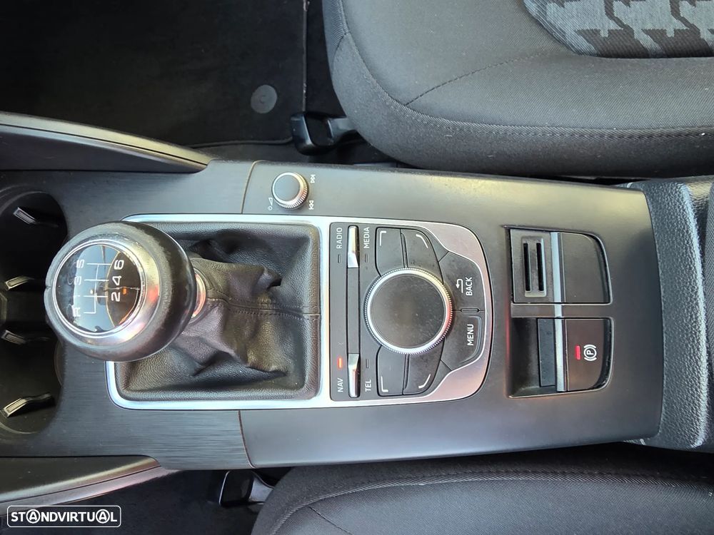 Audi A3 Sportback 1.6 TDI (clean diesel) S line Sport Pack - 37