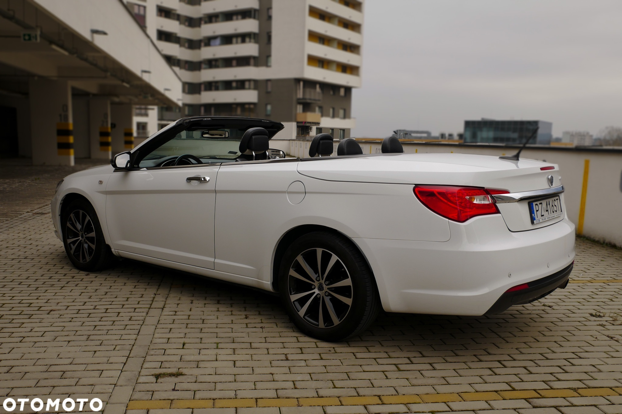 Chrysler 200 - 7