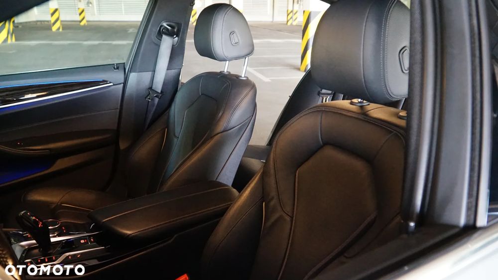 BMW Seria 5 530e iPerformance - 24