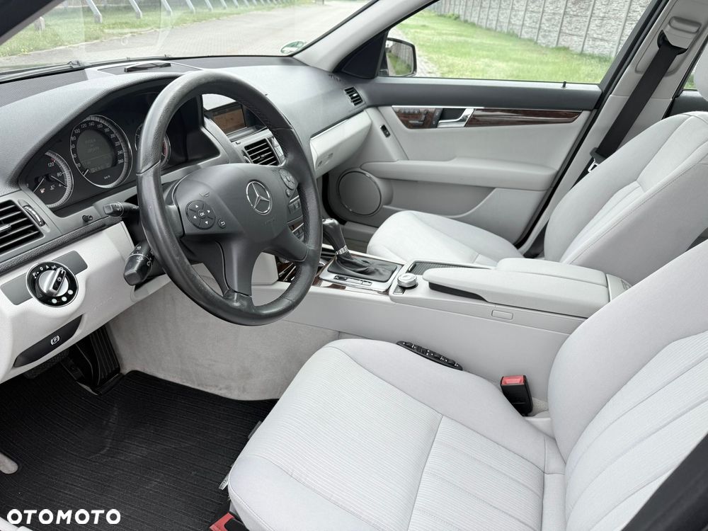 Mercedes-Benz Klasa C 320 CDI Avantgarde 4-Matic - 17