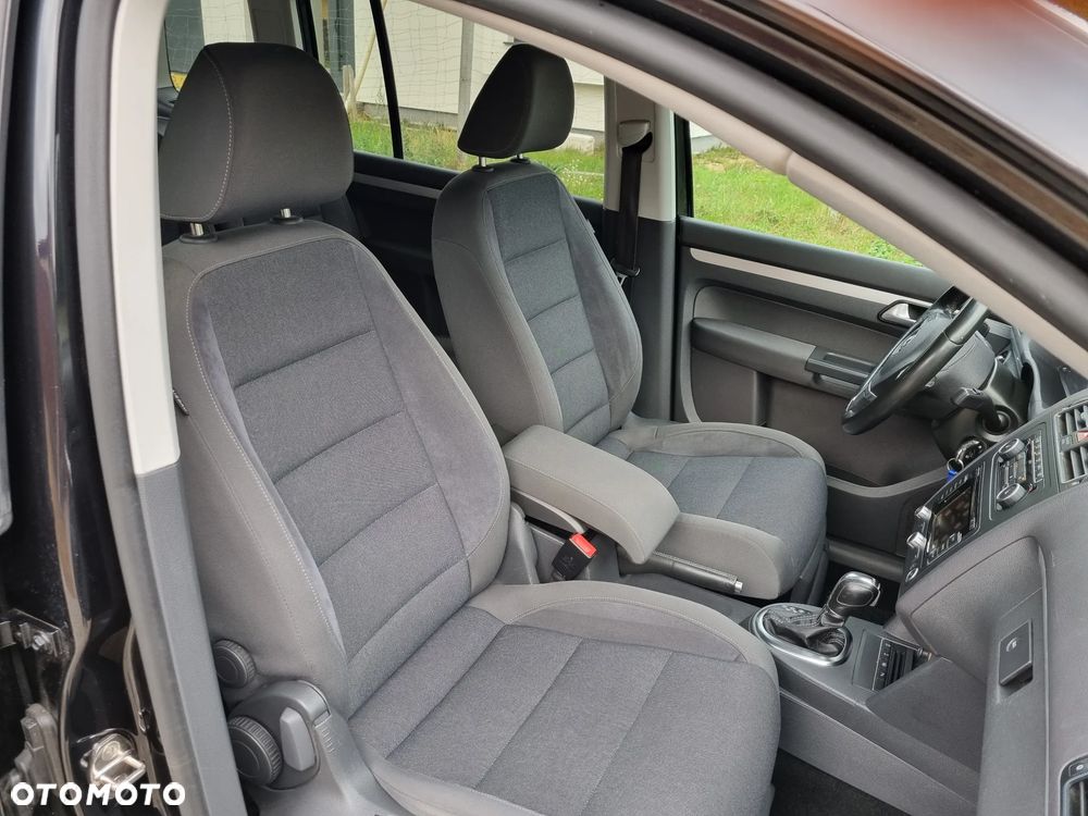 Volkswagen Touran 2.0 TDI DPF DSG STYLE - 14