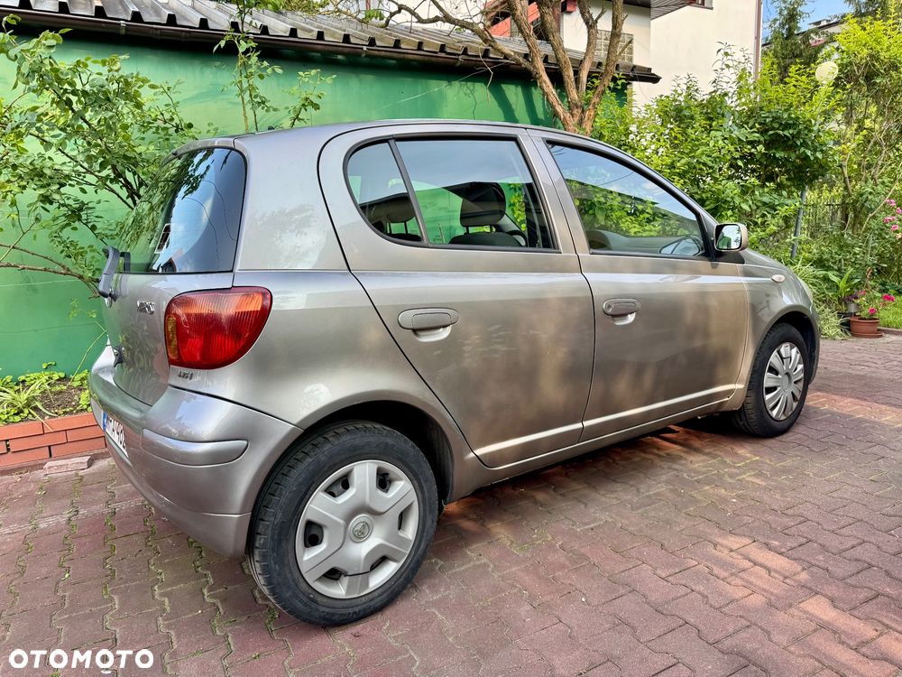Toyota Yaris - 6
