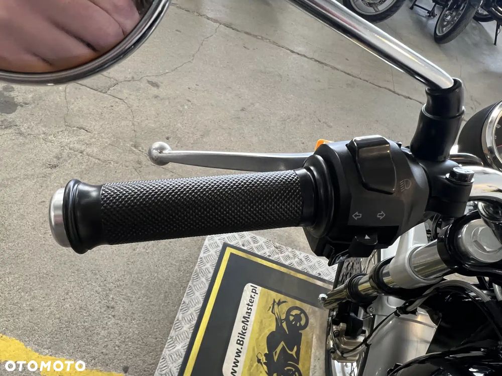 Royal Enfield Interceptor - 21