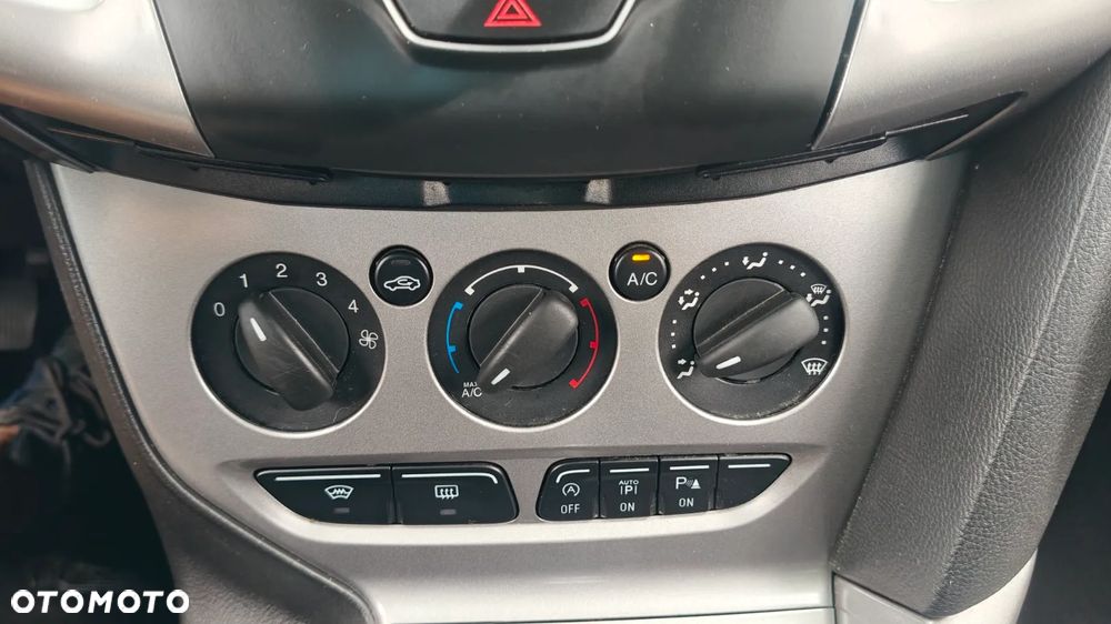 Ford Focus Turnier 1.0 EcoBoost Start-Stopp-System Champions Edition - 18