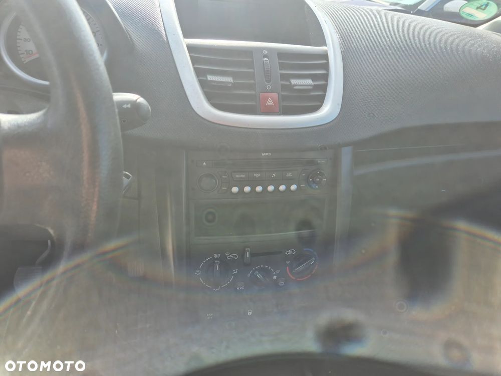 Peugeot 207 1.4 16V Trendy - 14