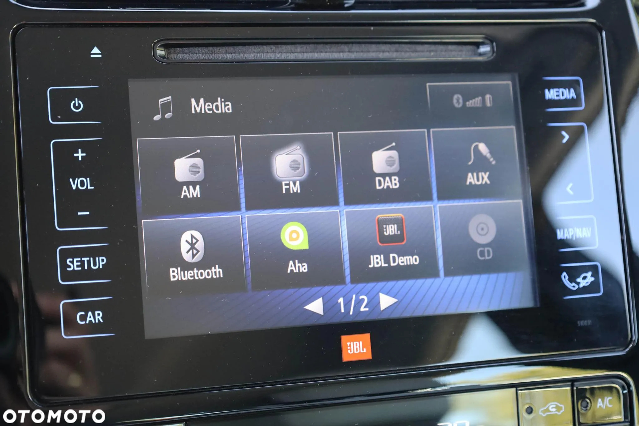 Toyota Prius 1.8 Hybrid Premium - 23