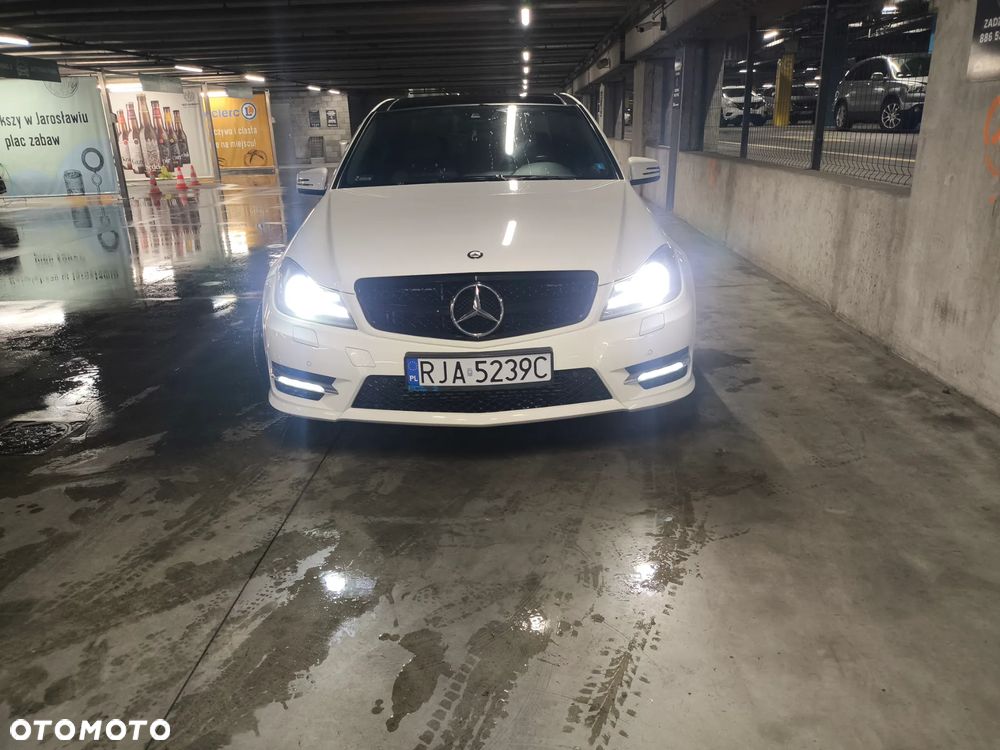 Mercedes-Benz Klasa C 200 CGI BlueEff Avantgarde - 7