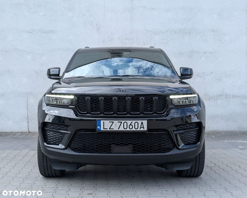 Jeep Grand Cherokee - 35