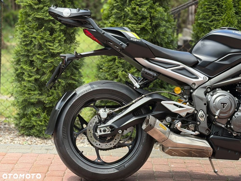 Triumph Street Triple - 9