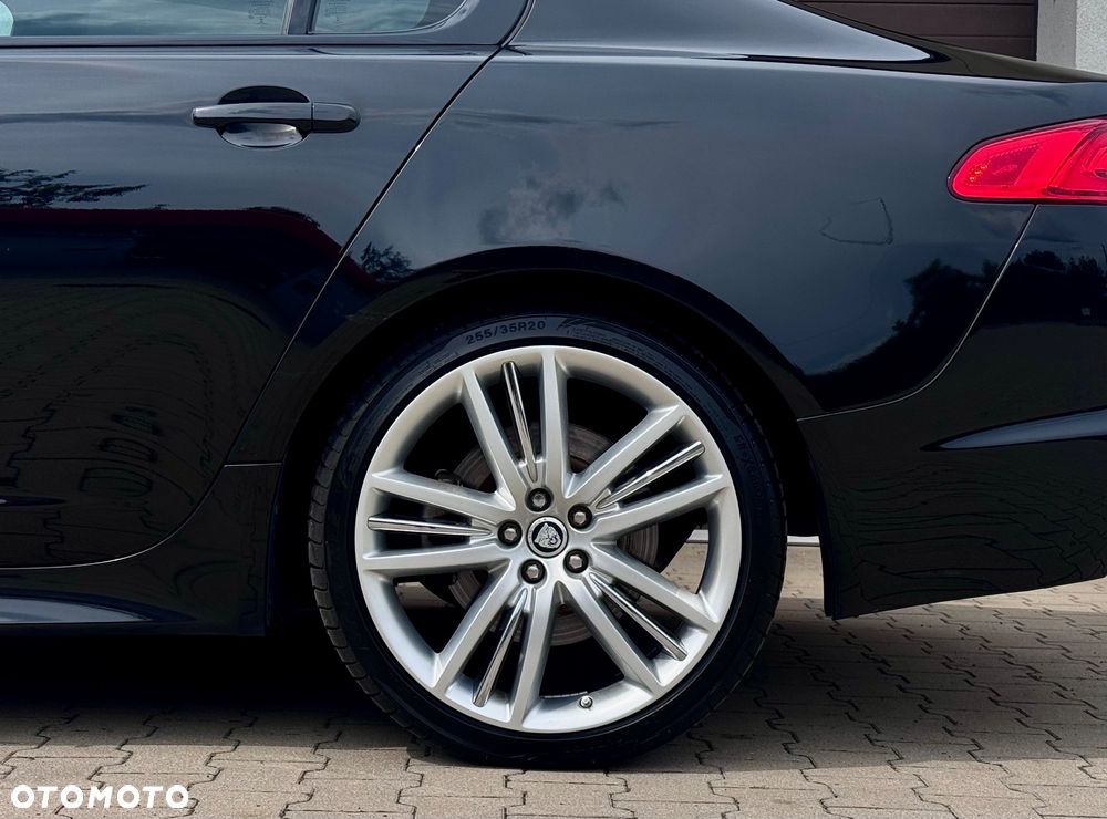 Jaguar XF 2.2 D R-Sport - 13