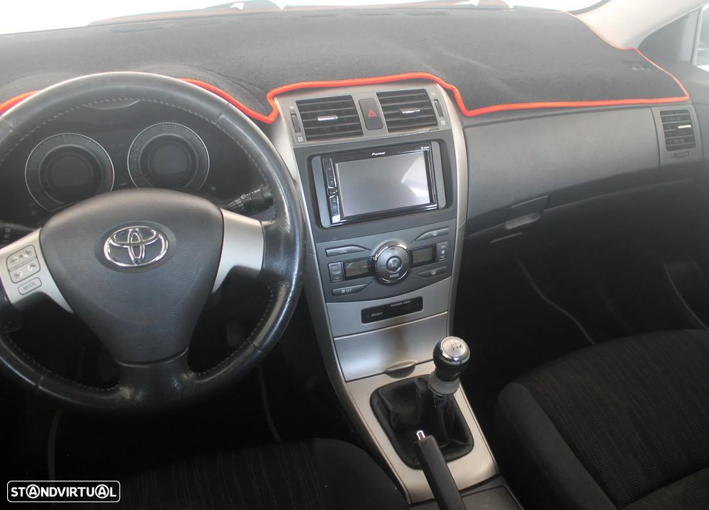 Toyota Corolla 1.4 D-4D - 12