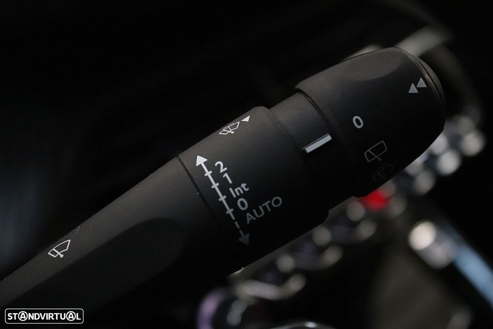 Peugeot 2008 1.2 PureTech Allure - 18
