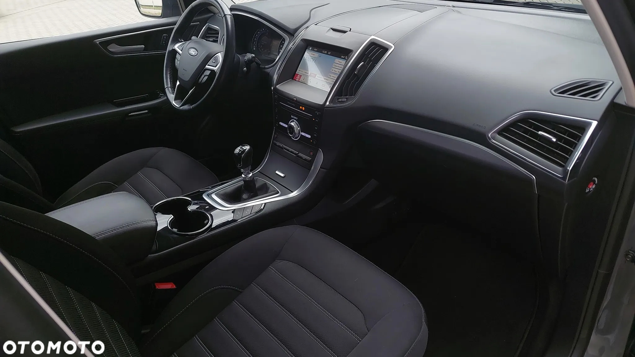 Ford Galaxy 1.5 EcoBoost Titanium - 35