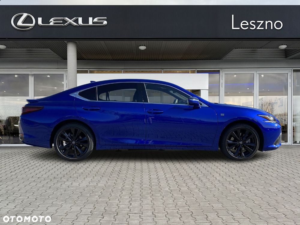 Lexus ES 300h F Sport Design - 9