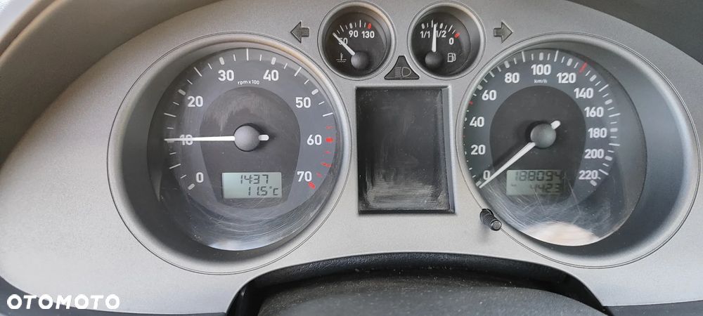 Seat Ibiza SC 1.4 16V Reference - 11