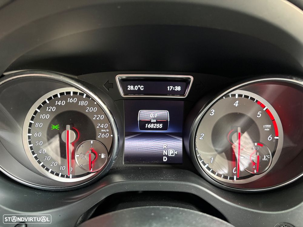 Mercedes-Benz CLA 220 d 7G-DCT AMG Line - 41