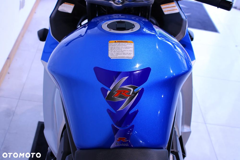 Suzuki GSX - 12