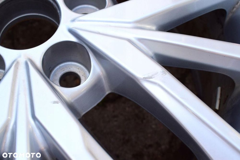 TOYOTA 17 Corolla E21 Nowy Model Oryginał - 2