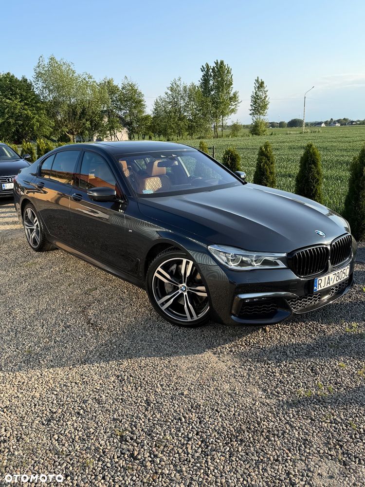 BMW Seria 7 750i xDrive - 33
