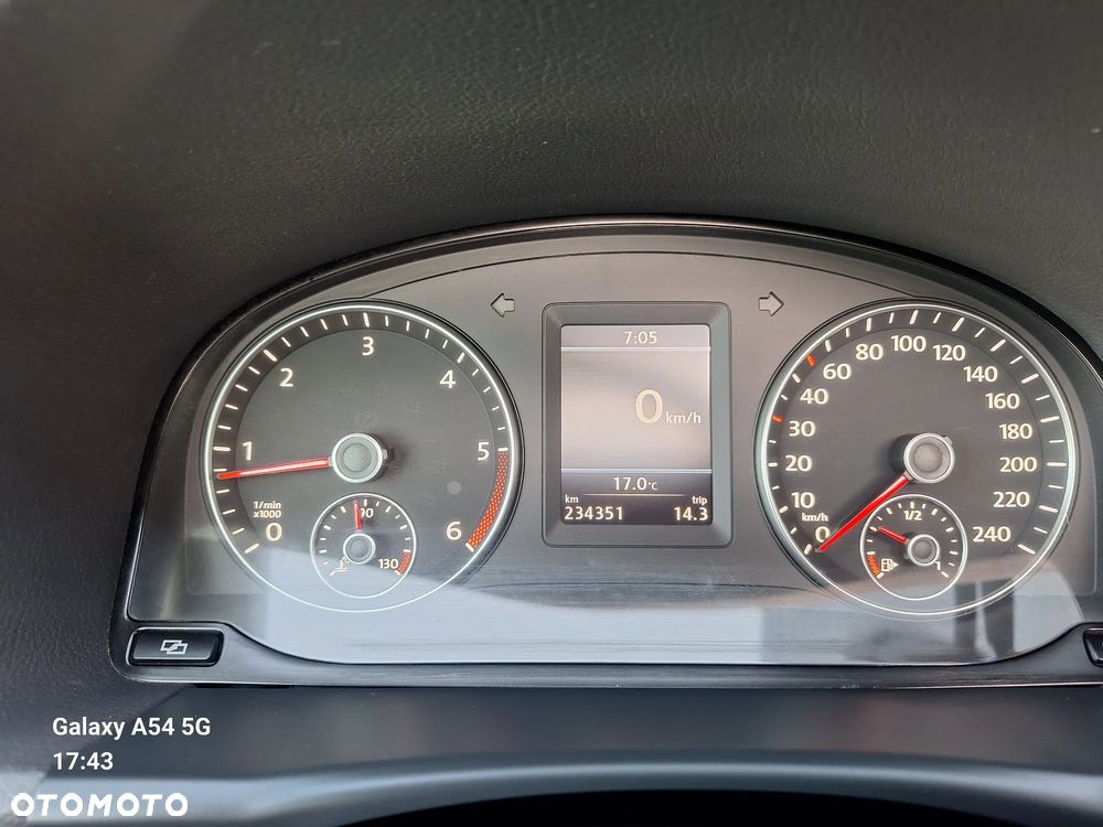 Volkswagen Touran 1.6 TDI DPF BlueMotion Technology Highline - 17