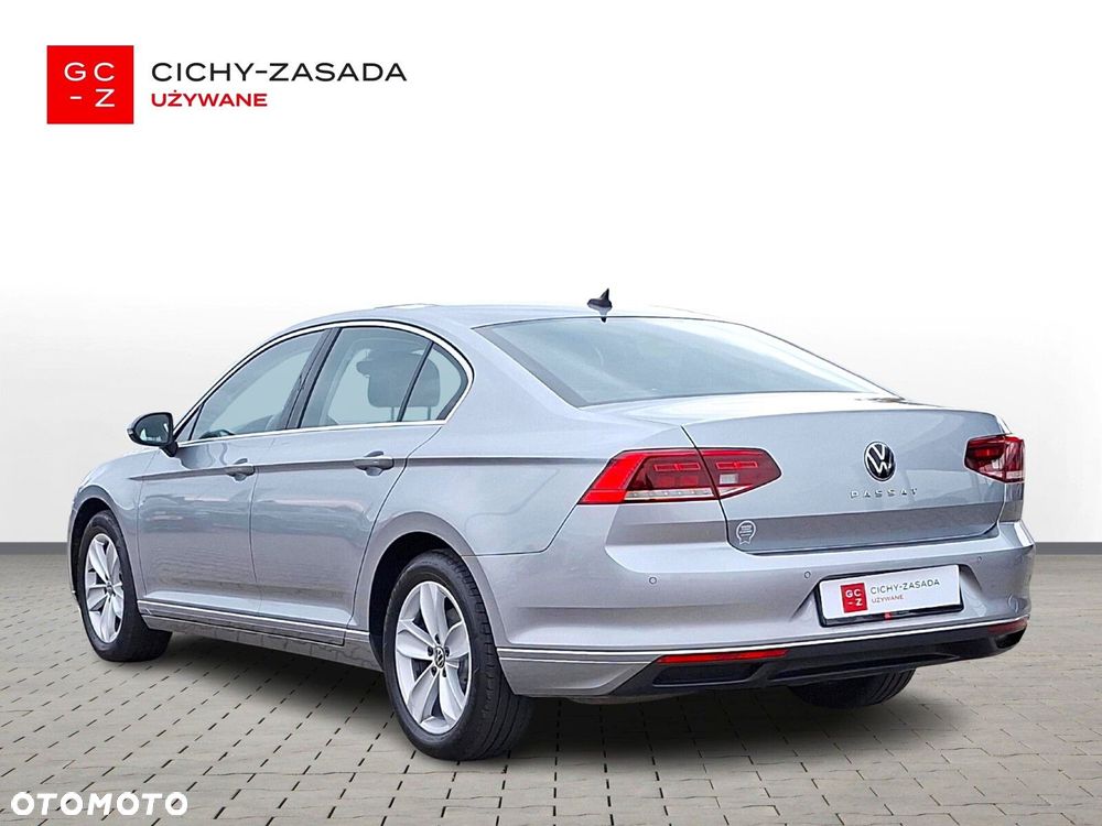Volkswagen Passat 2.0 TDI Business DSG - 7