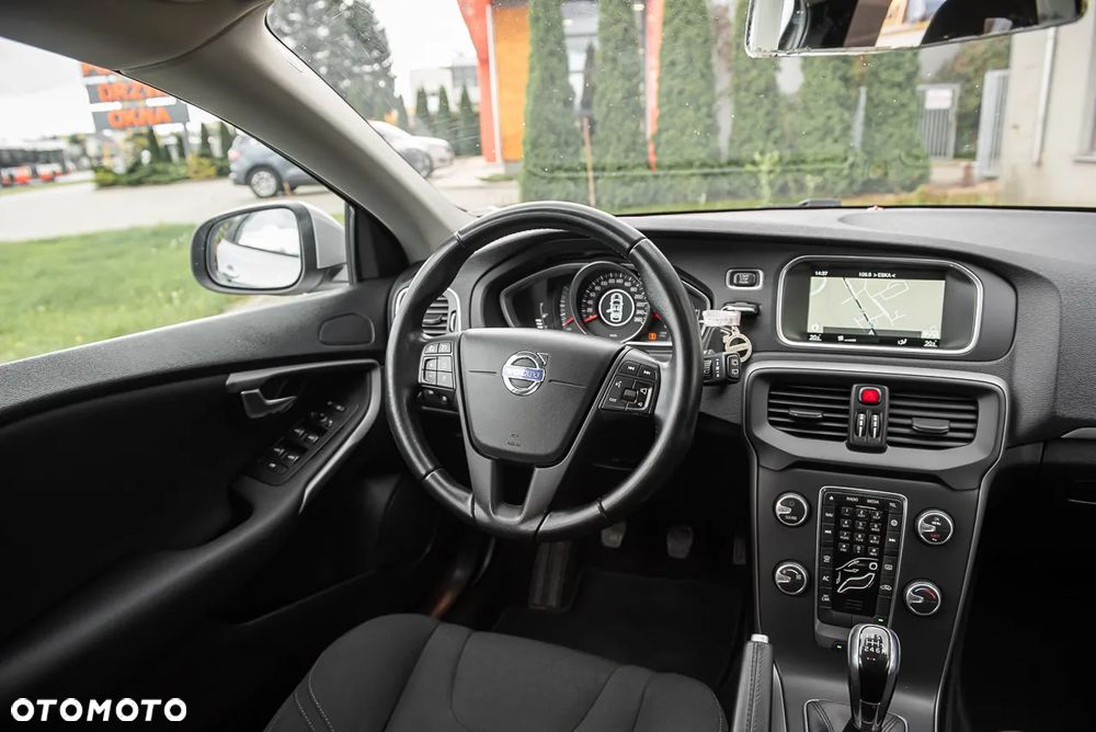 Volvo V40 - 24