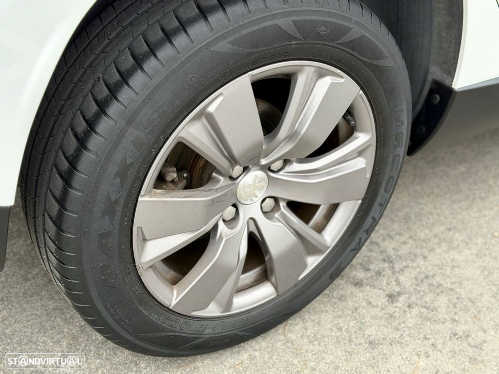 Peugeot 2008 1.2 PureTech Style - 13