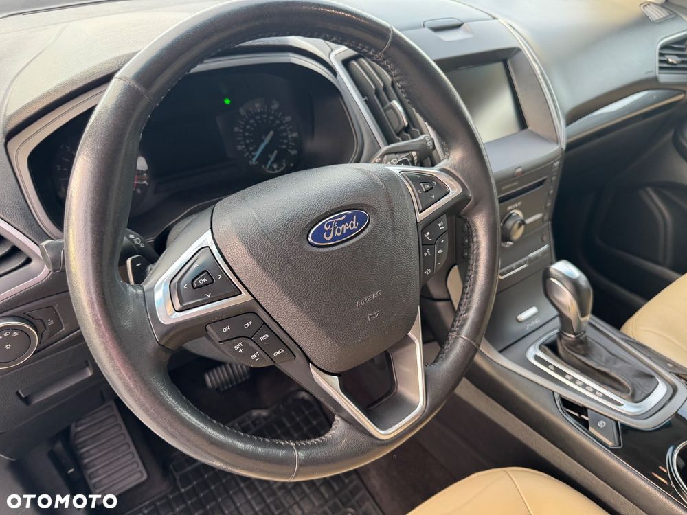 Ford Edge - 18