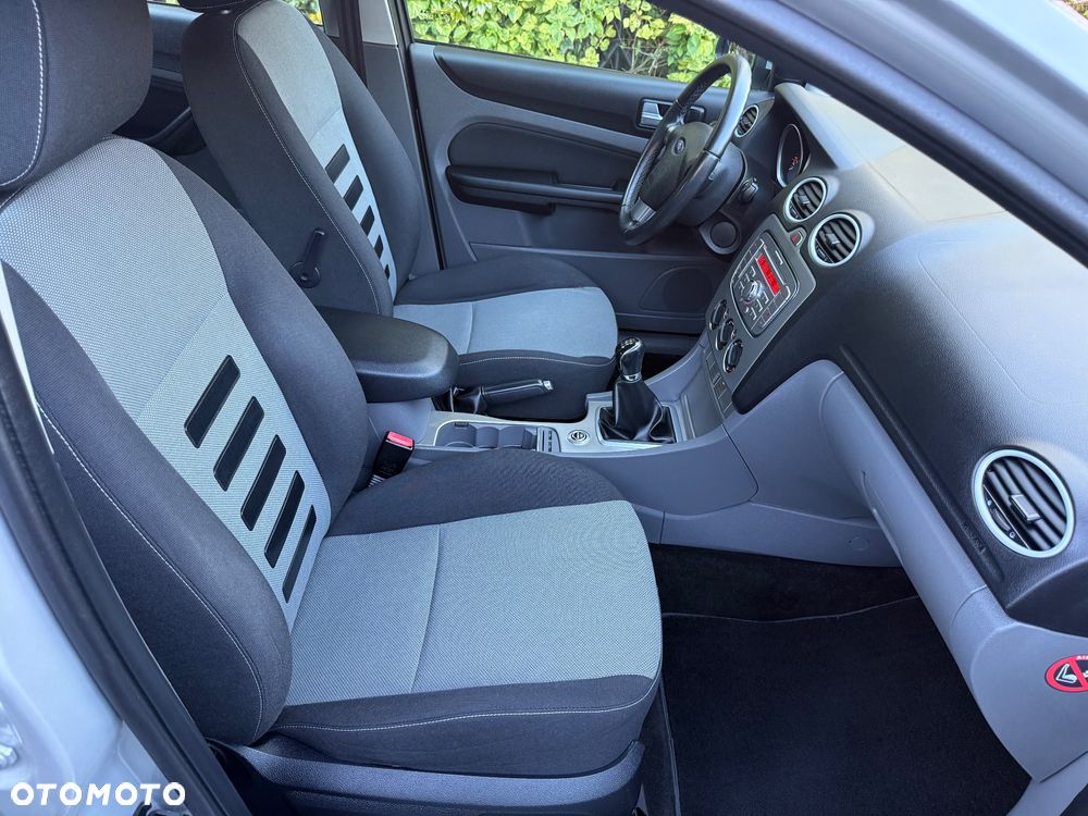 Ford Focus 1.6 Comfort X / 100 - 35