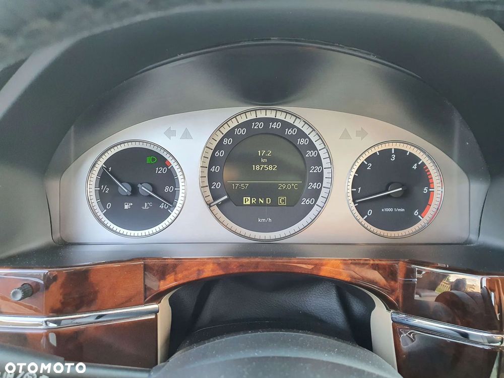 Mercedes-Benz GLK - 16