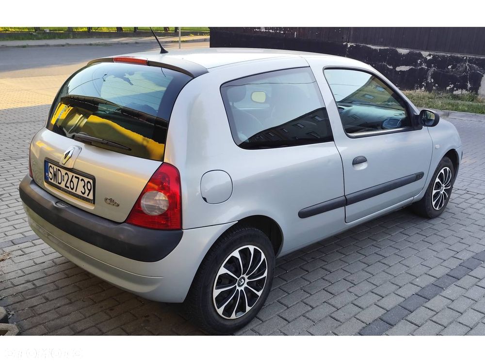 Renault Clio - 6